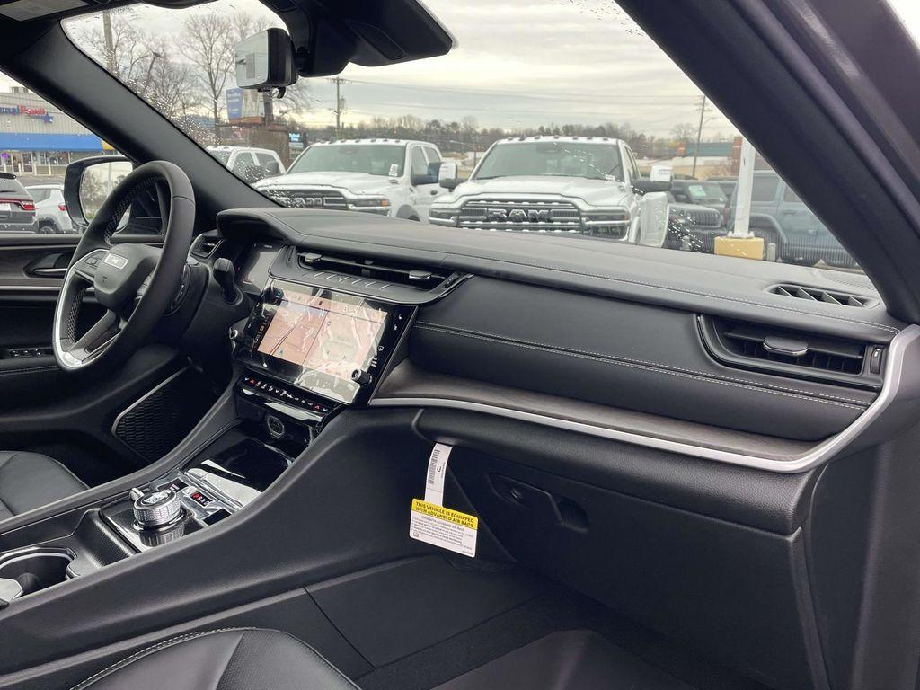 new 2026 Jeep Grand Cherokee car, priced at $56,165