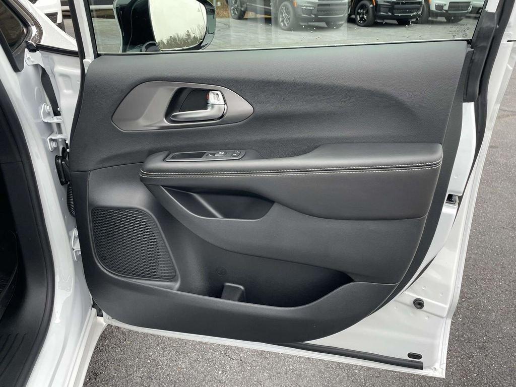 new 2026 Chrysler Pacifica car, priced at $42,665