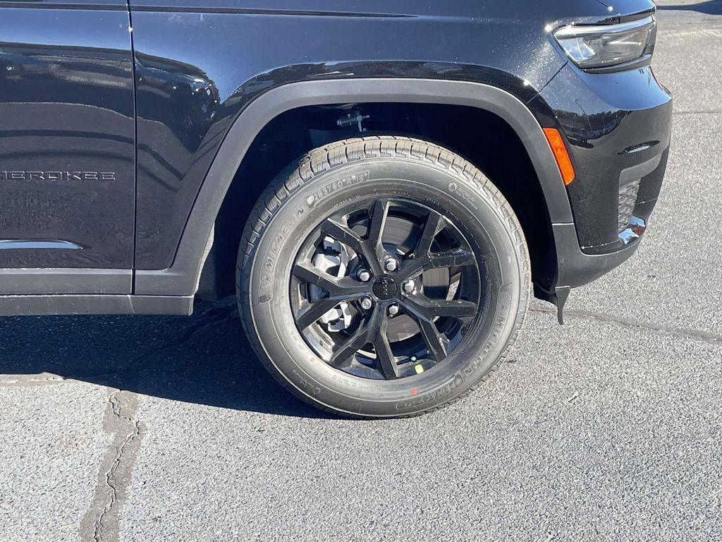 new 2025 Jeep Grand Cherokee L car, priced at $37,750
