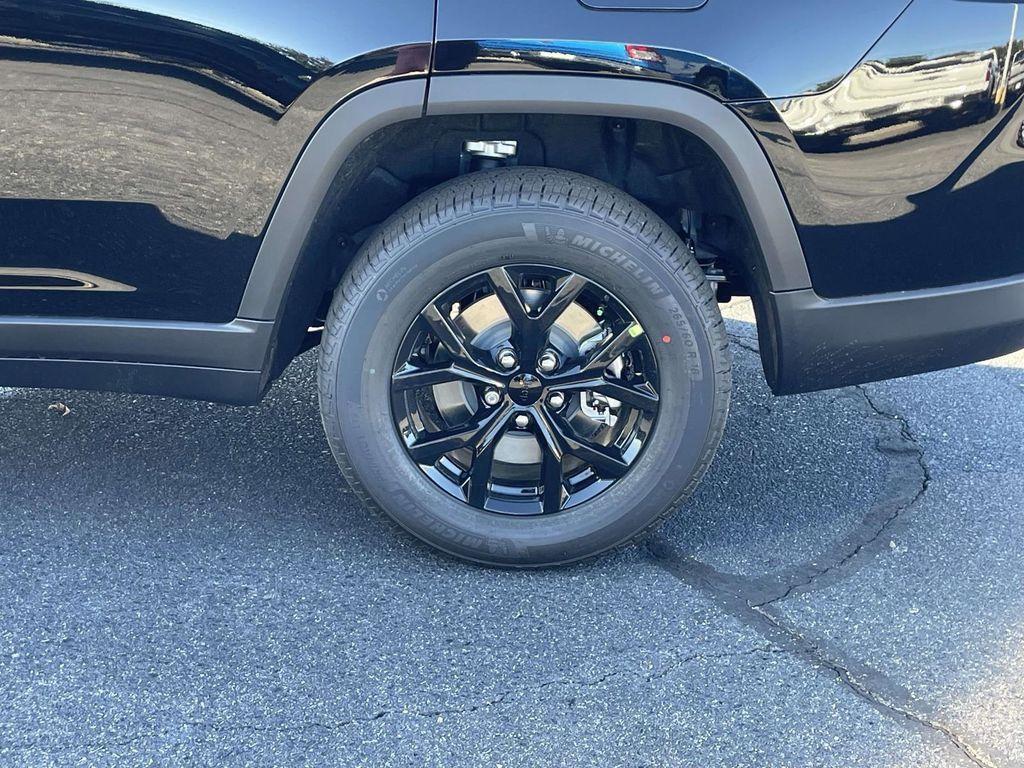 new 2025 Jeep Grand Cherokee L car, priced at $37,750