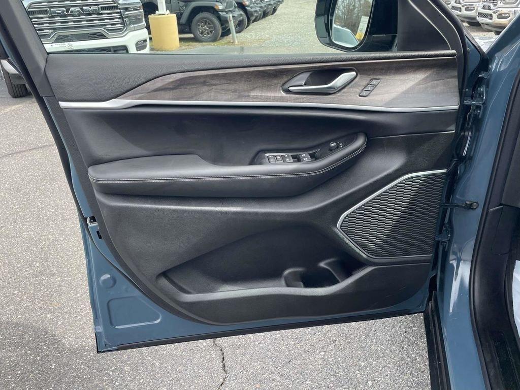 new 2026 Jeep Grand Cherokee L car, priced at $48,125