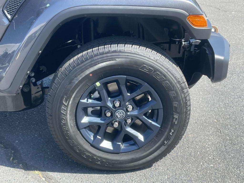 new 2026 Jeep Gladiator car, priced at $46,000