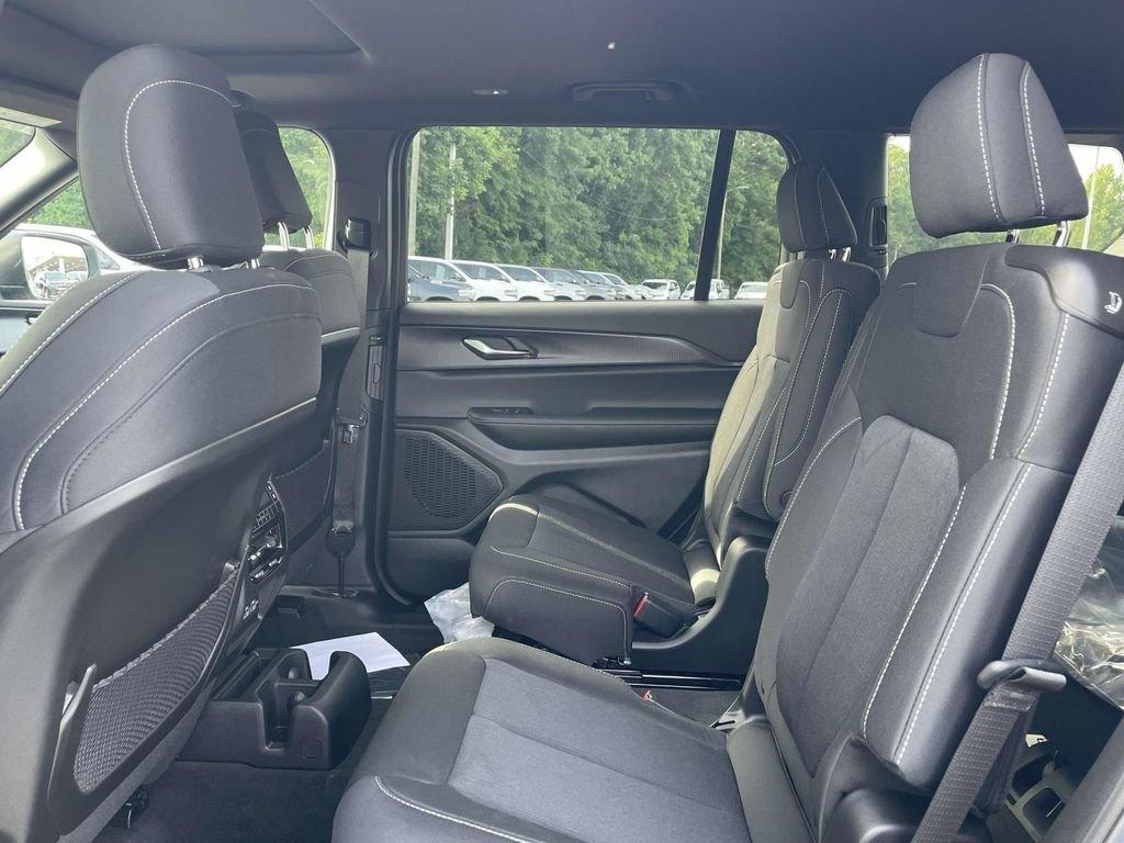 new 2025 Jeep Grand Cherokee L car, priced at $33,750