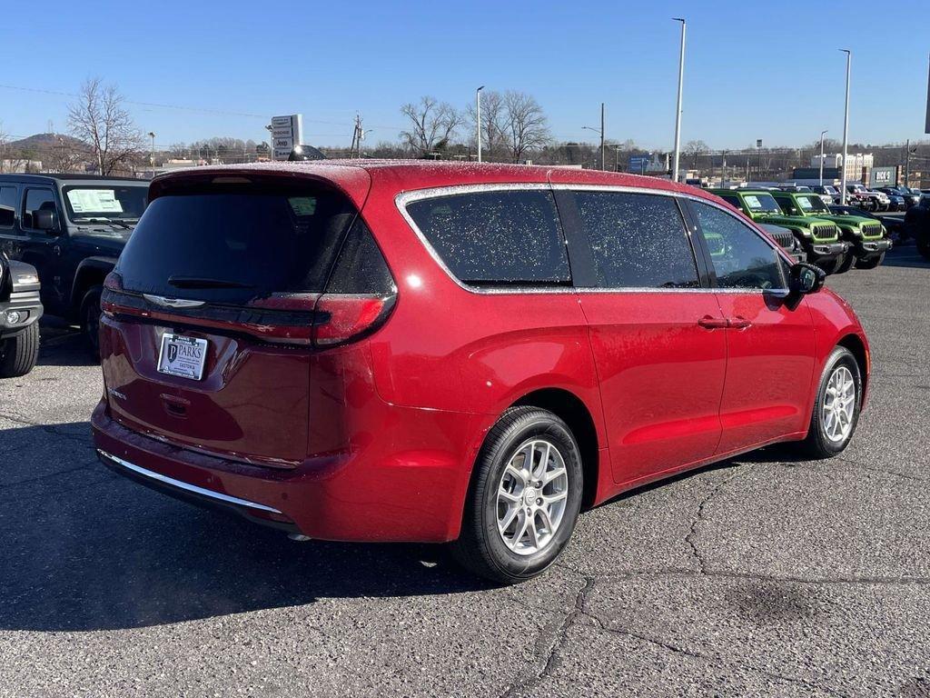 new 2026 Chrysler Pacifica car, priced at $44,655