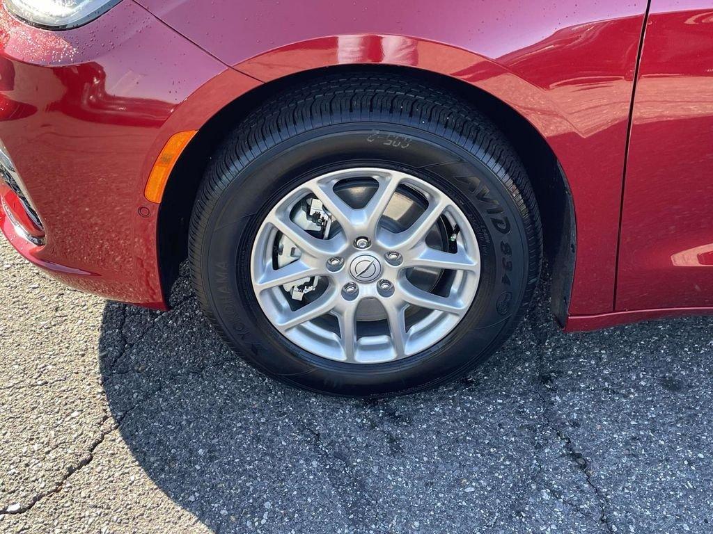 new 2026 Chrysler Pacifica car, priced at $44,655