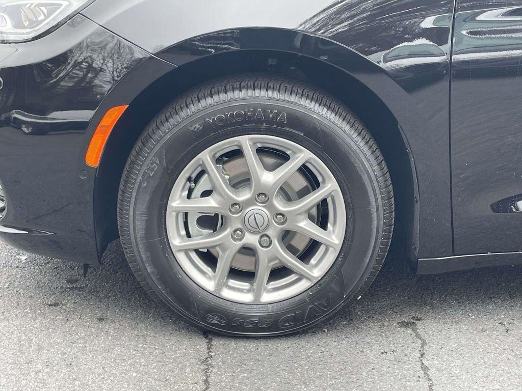 new 2026 Chrysler Pacifica car, priced at $44,660