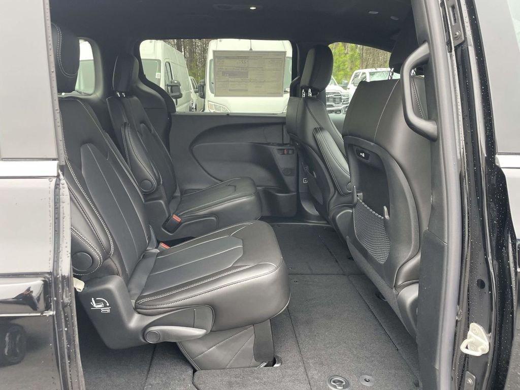 new 2026 Chrysler Pacifica car, priced at $44,660
