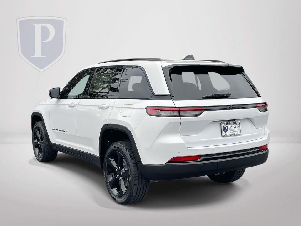 new 2025 Jeep Grand Cherokee car, priced at $37,130