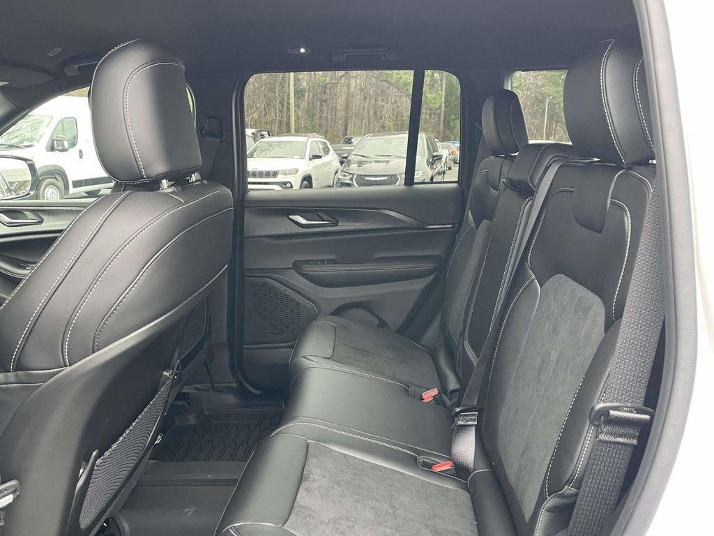 new 2025 Jeep Grand Cherokee car, priced at $37,130