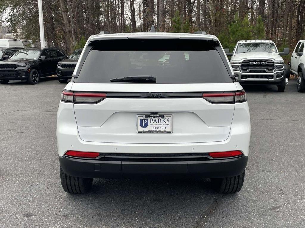 new 2025 Jeep Grand Cherokee car, priced at $37,130