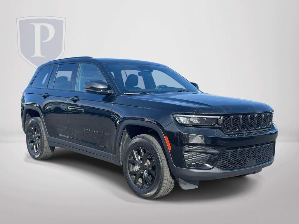 used 2025 Jeep Grand Cherokee car, priced at $31,998