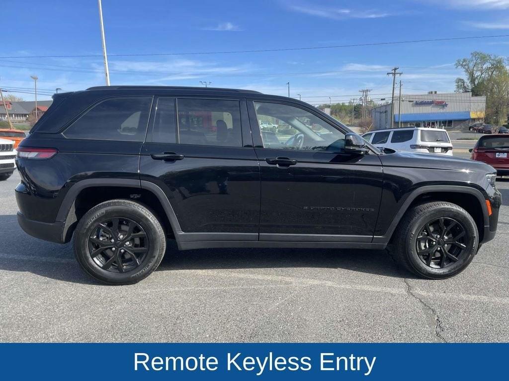 used 2025 Jeep Grand Cherokee car, priced at $31,998