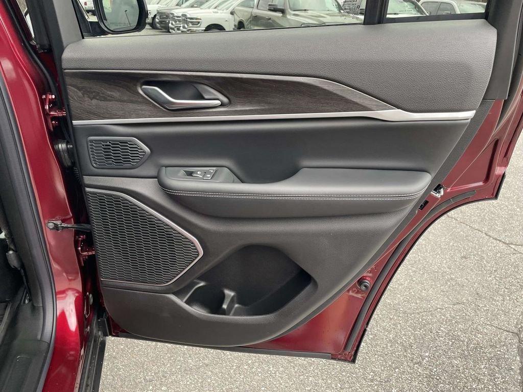 new 2026 Jeep Grand Cherokee car, priced at $49,130