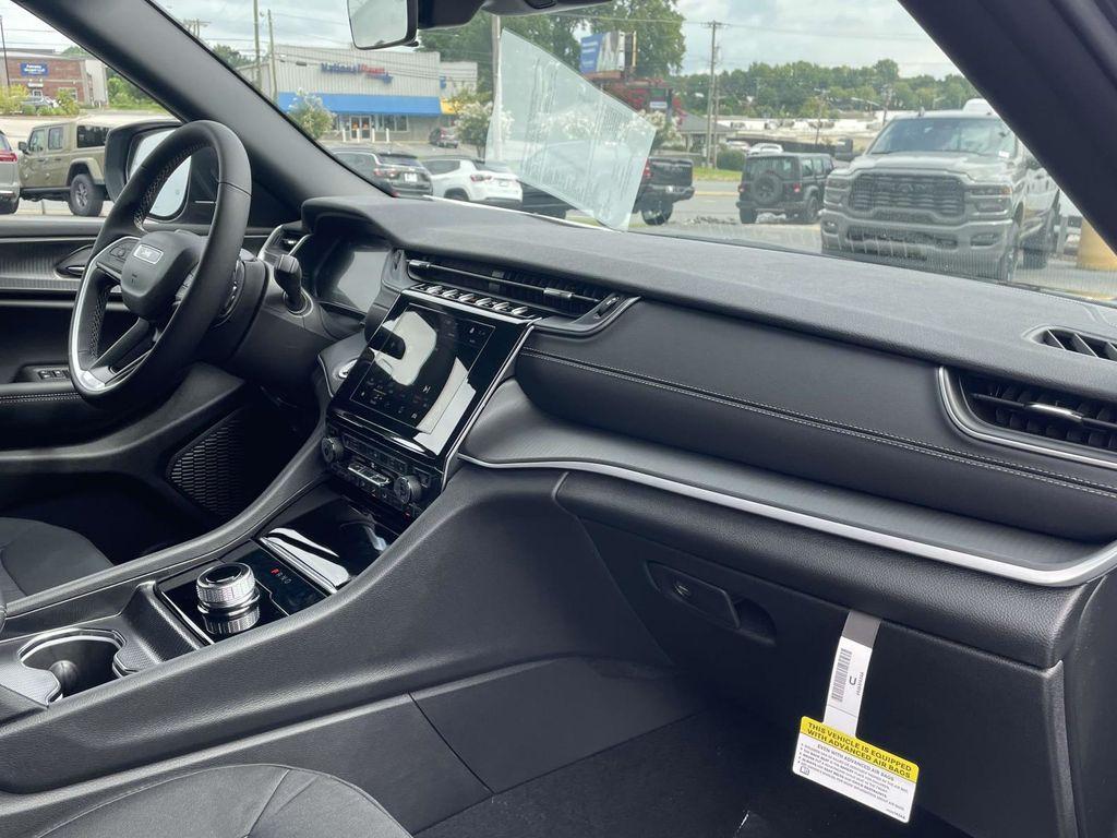 new 2025 Jeep Grand Cherokee L car, priced at $35,495