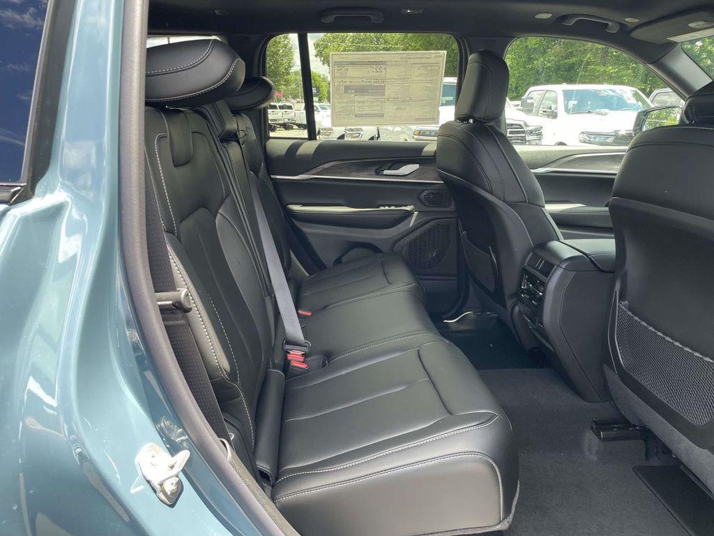 new 2026 Jeep Grand Cherokee car, priced at $44,432