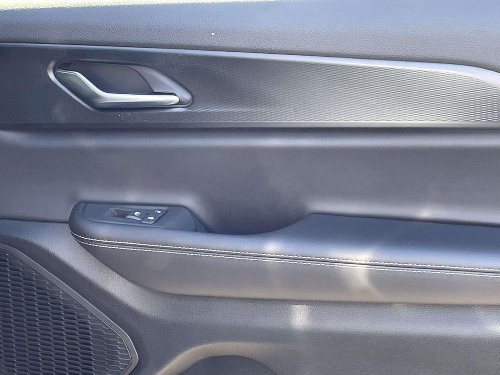 new 2025 Jeep Grand Cherokee L car, priced at $42,275