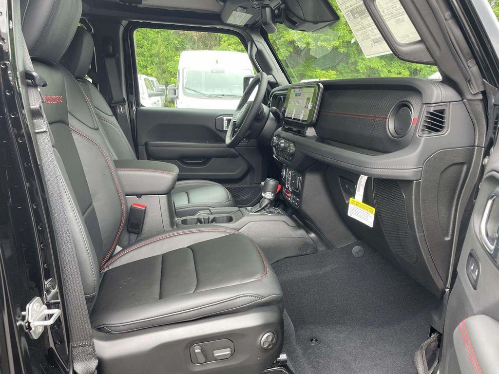 new 2026 Jeep Gladiator car, priced at $55,500