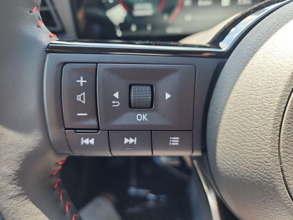 new 2025 Nissan Kicks car, priced at $29,535