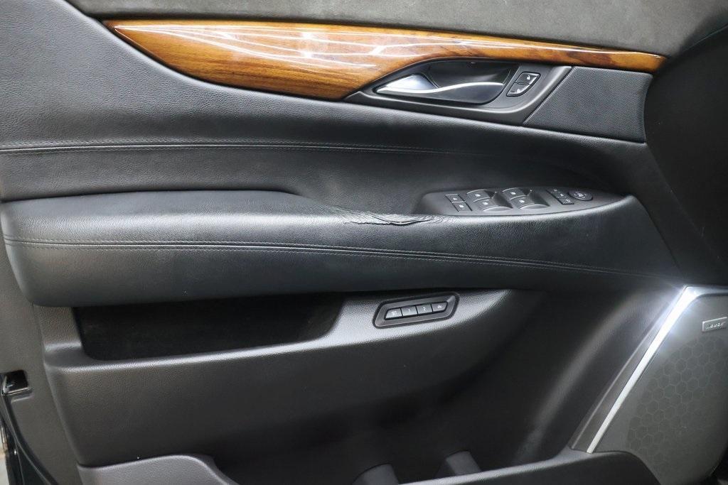 used 2015 Cadillac Escalade ESV car, priced at $15,395