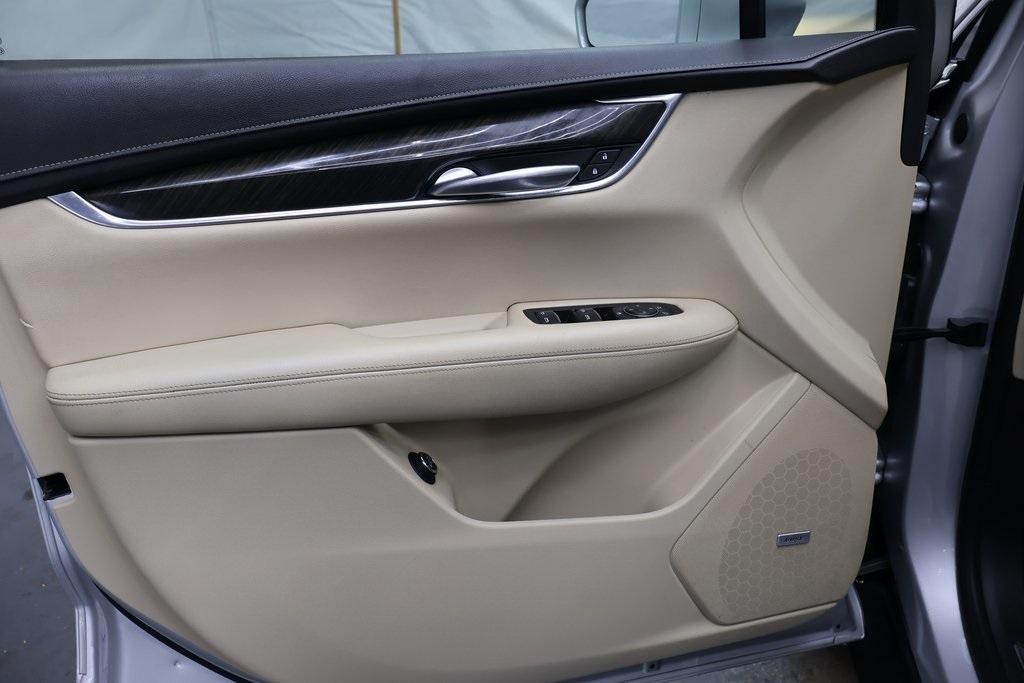 used 2017 Cadillac XT5 car, priced at $12,995