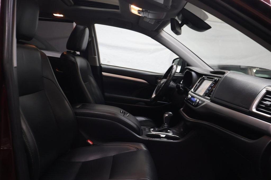 used 2019 Toyota Highlander car, priced at $22,495