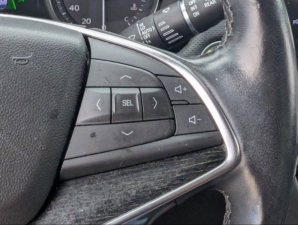 used 2020 Cadillac XT5 car, priced at $16,199