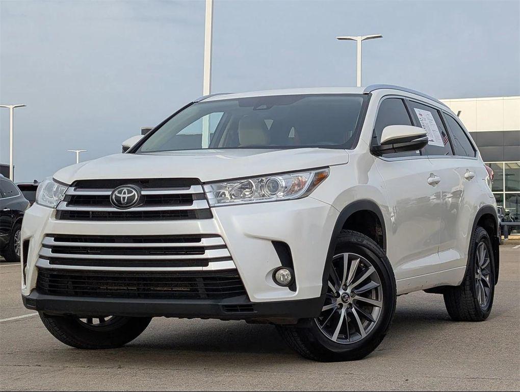 used 2018 Toyota Highlander car, priced at $17,488
