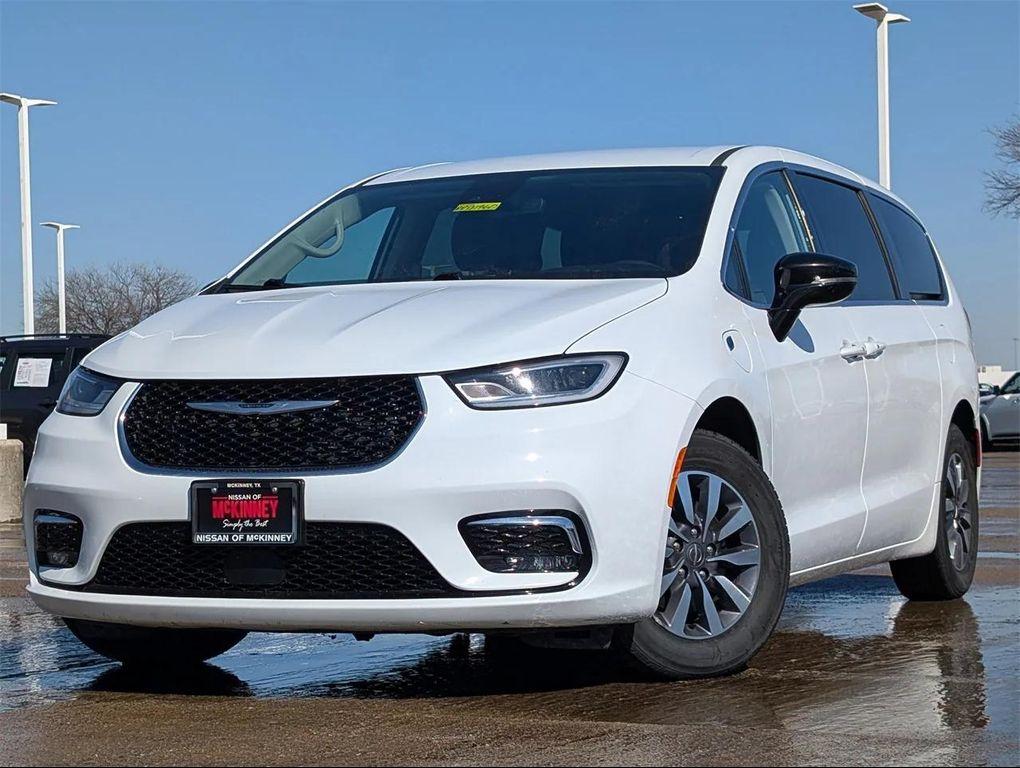 used 2024 Chrysler Pacifica Hybrid car, priced at $26,488