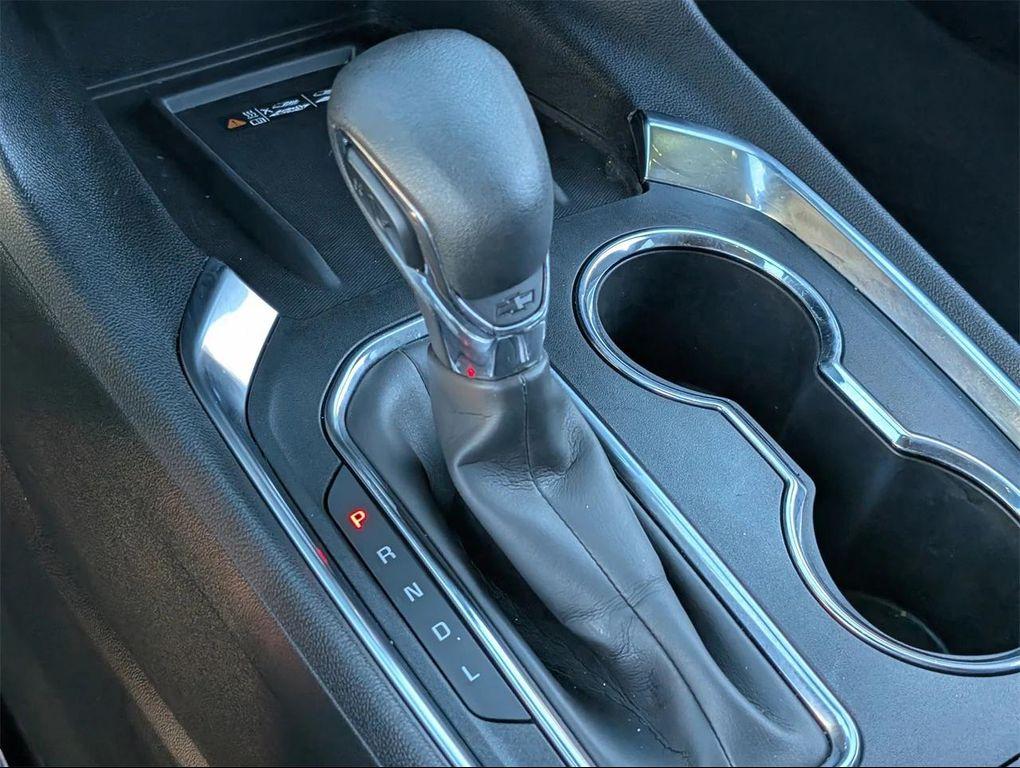 used 2023 Chevrolet Traverse car, priced at $25,488