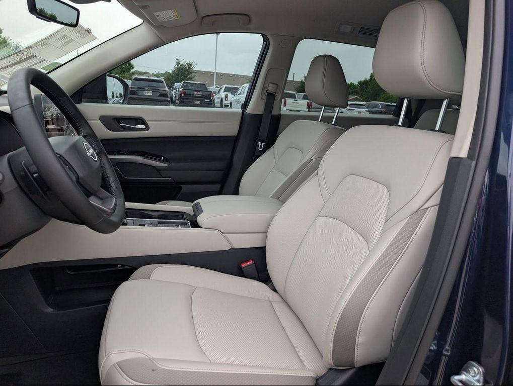 new 2026 Nissan Pathfinder car, priced at $38,227