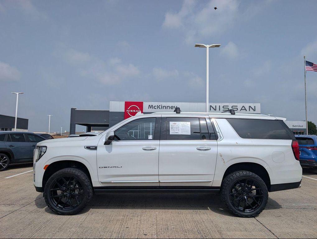 used 2022 GMC Yukon XL car, priced at $45,877