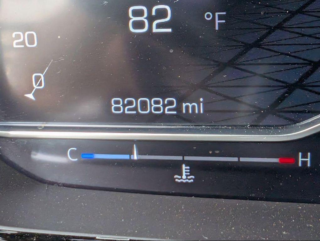 used 2022 GMC Yukon XL car, priced at $45,877