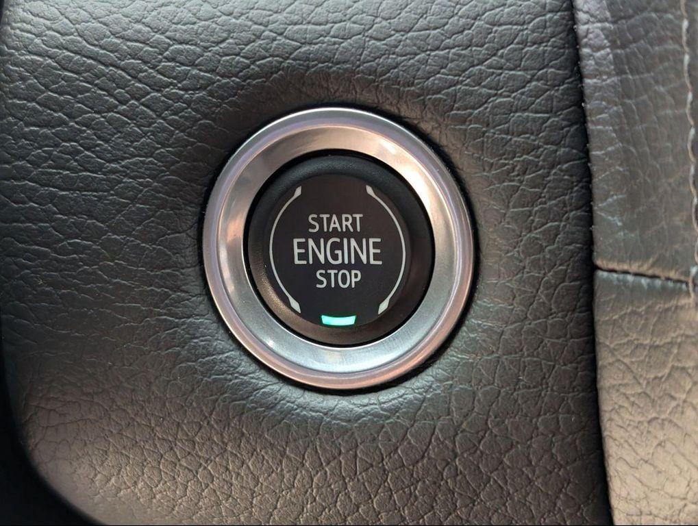 used 2022 GMC Yukon XL car, priced at $45,877