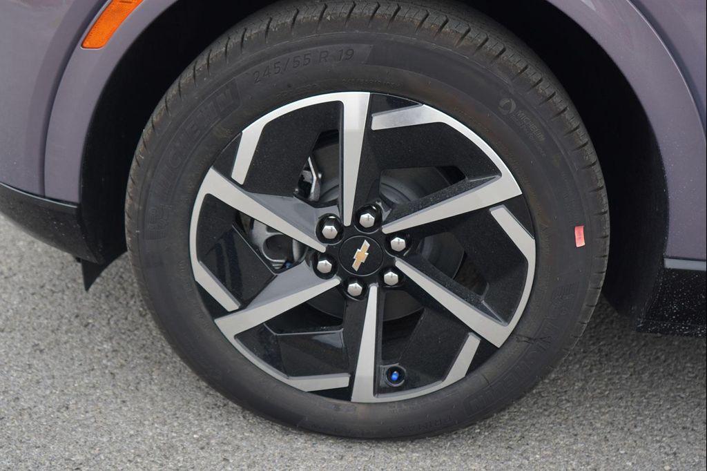 new 2025 Chevrolet Equinox EV car, priced at $41,080