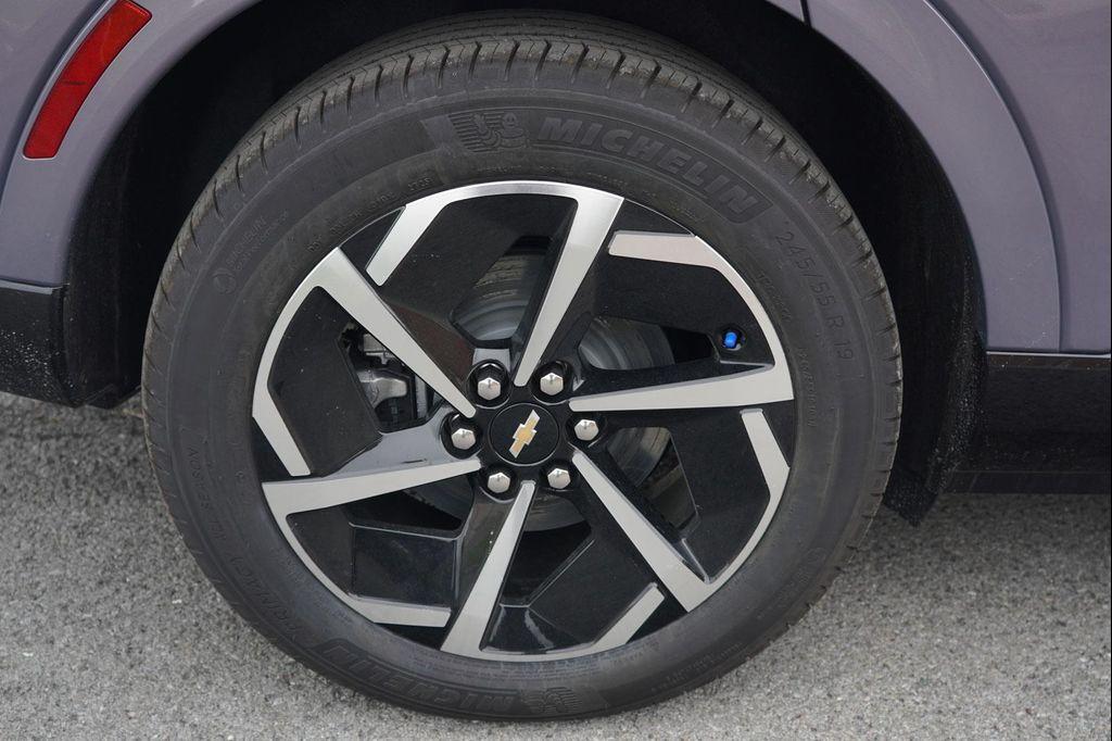 new 2025 Chevrolet Equinox EV car, priced at $41,080