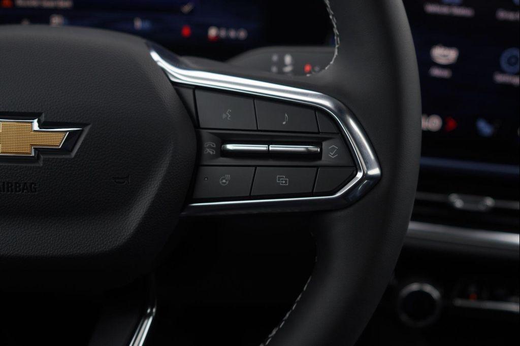 new 2025 Chevrolet Equinox EV car, priced at $41,080