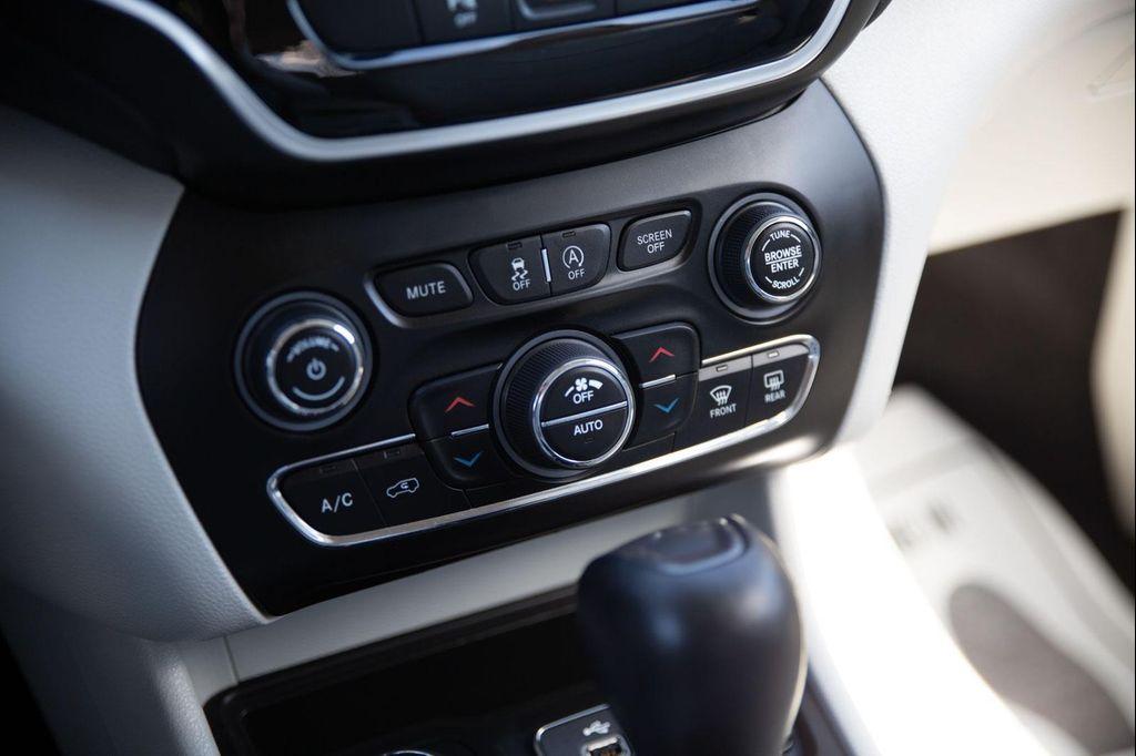 used 2019 Jeep Cherokee car, priced at $17,500