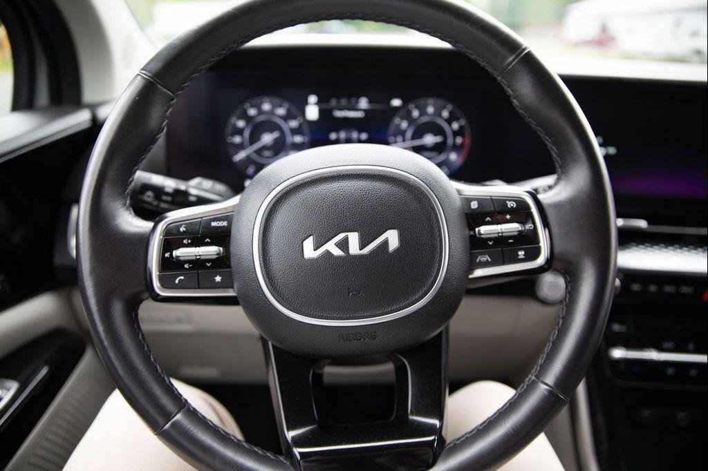 used 2023 Kia Carnival car, priced at $39,000