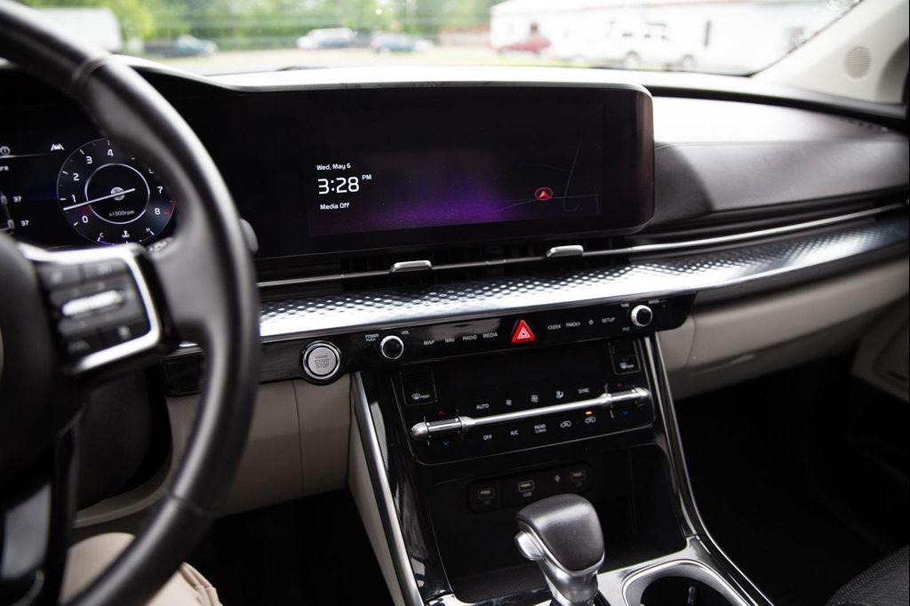 used 2023 Kia Carnival car, priced at $39,000