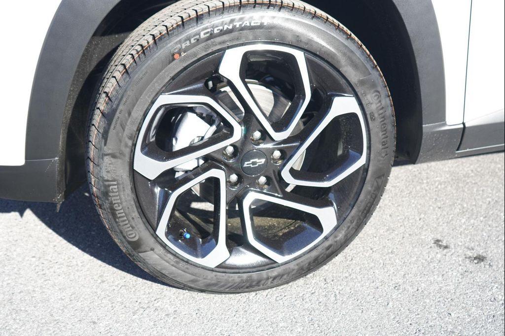 new 2026 Chevrolet Trax car, priced at $27,070