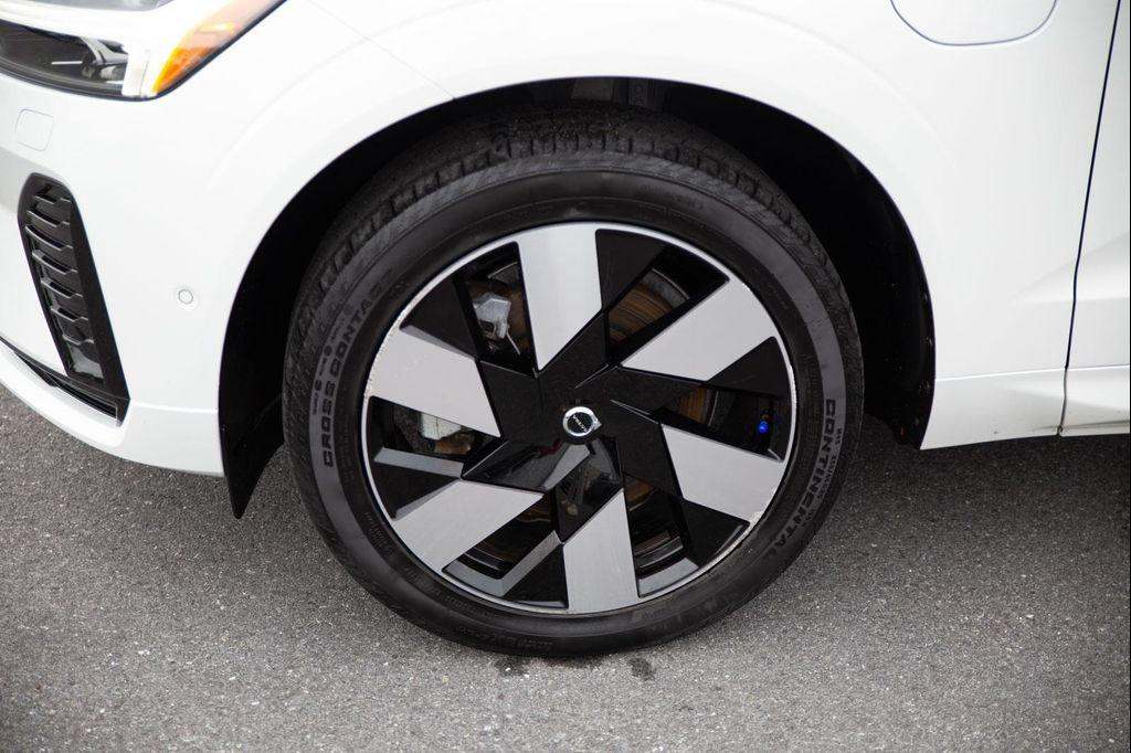 used 2024 Volvo XC60 Recharge Plug-In Hybrid car, priced at $47,500