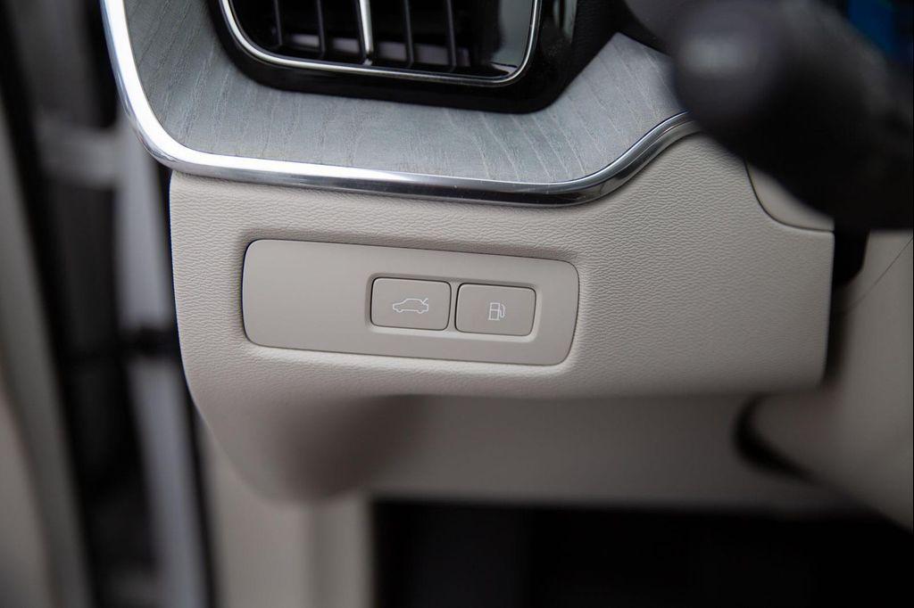 used 2024 Volvo XC60 Recharge Plug-In Hybrid car, priced at $47,500