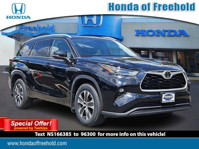 used 2022 Toyota Highlander car, priced at $32,982