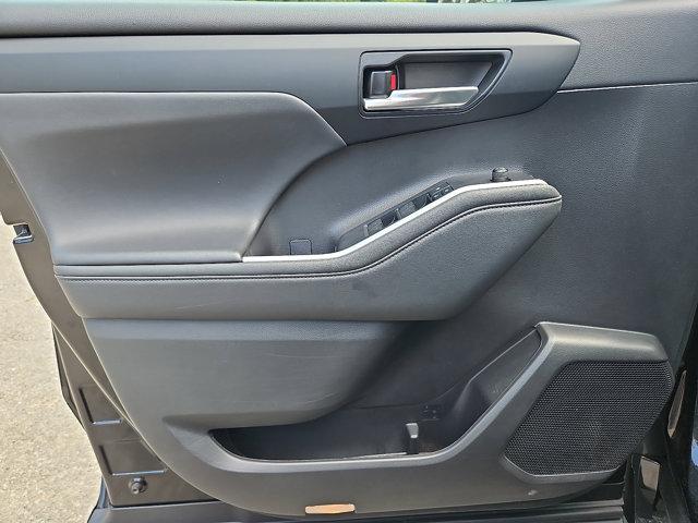 used 2022 Toyota Highlander car, priced at $32,982