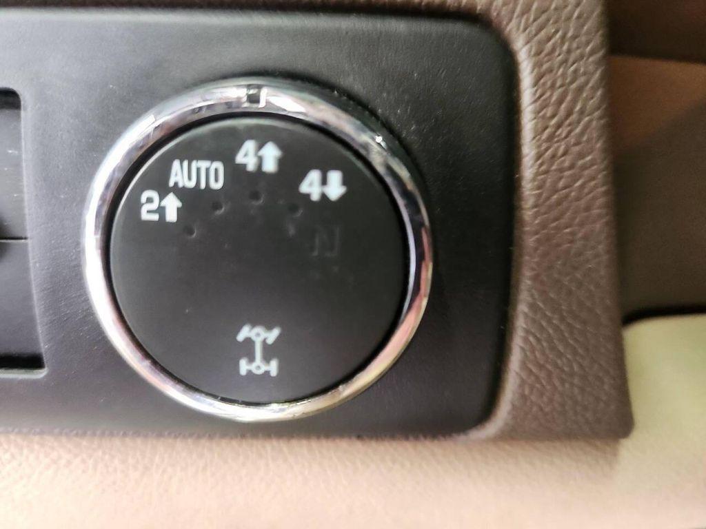 used 2009 Chevrolet Avalanche car, priced at $12,900
