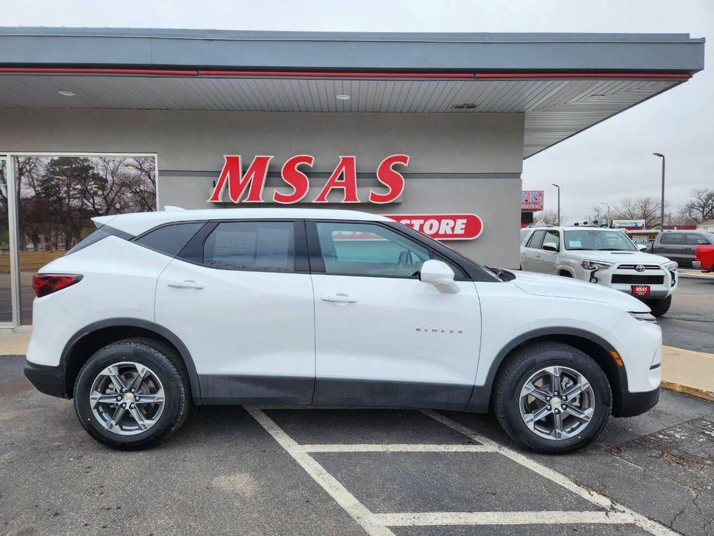 used 2025 Chevrolet Blazer car, priced at $29,900