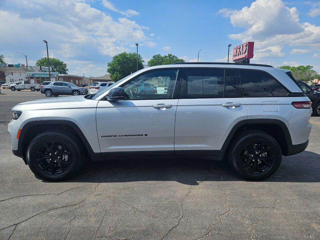 used 2024 Jeep Grand Cherokee car, priced at $33,900