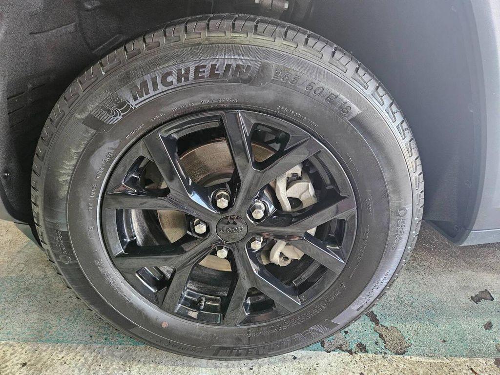 used 2024 Jeep Grand Cherokee car, priced at $33,900