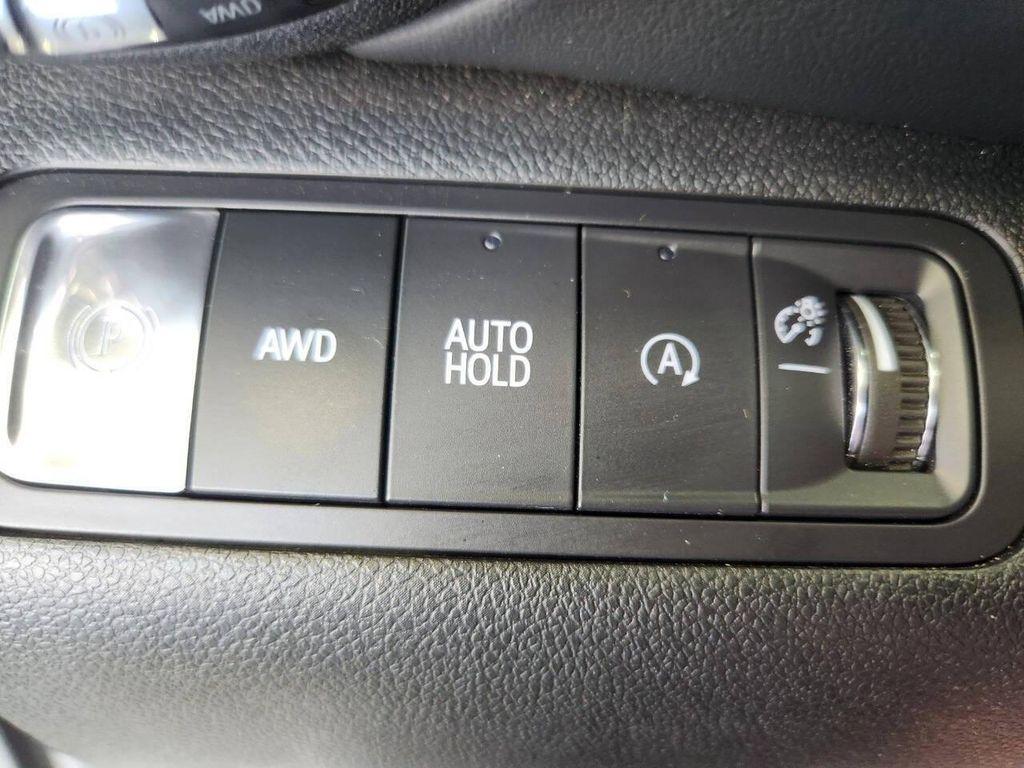 used 2025 Chevrolet Equinox car, priced at $28,900
