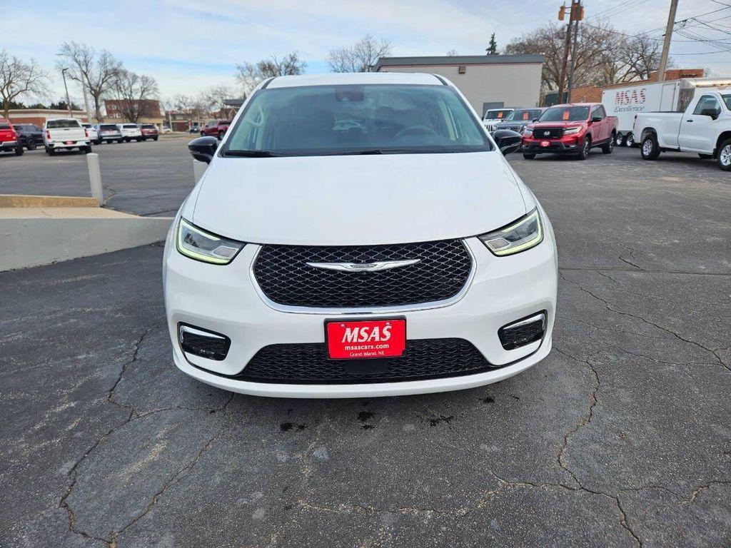 used 2024 Chrysler Pacifica car, priced at $29,900